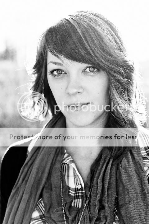 IMAGE: http://i814.photobucket.com/albums/zz64/nateuhlphoto/rachel.jpg