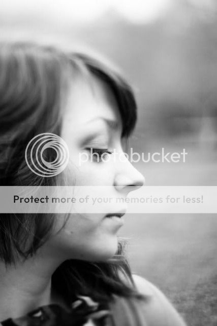 IMAGE: http://i814.photobucket.com/albums/zz64/nateuhlphoto/rachel2.jpg