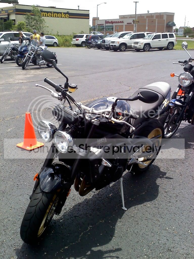 Triumph Street Triple R (Front)